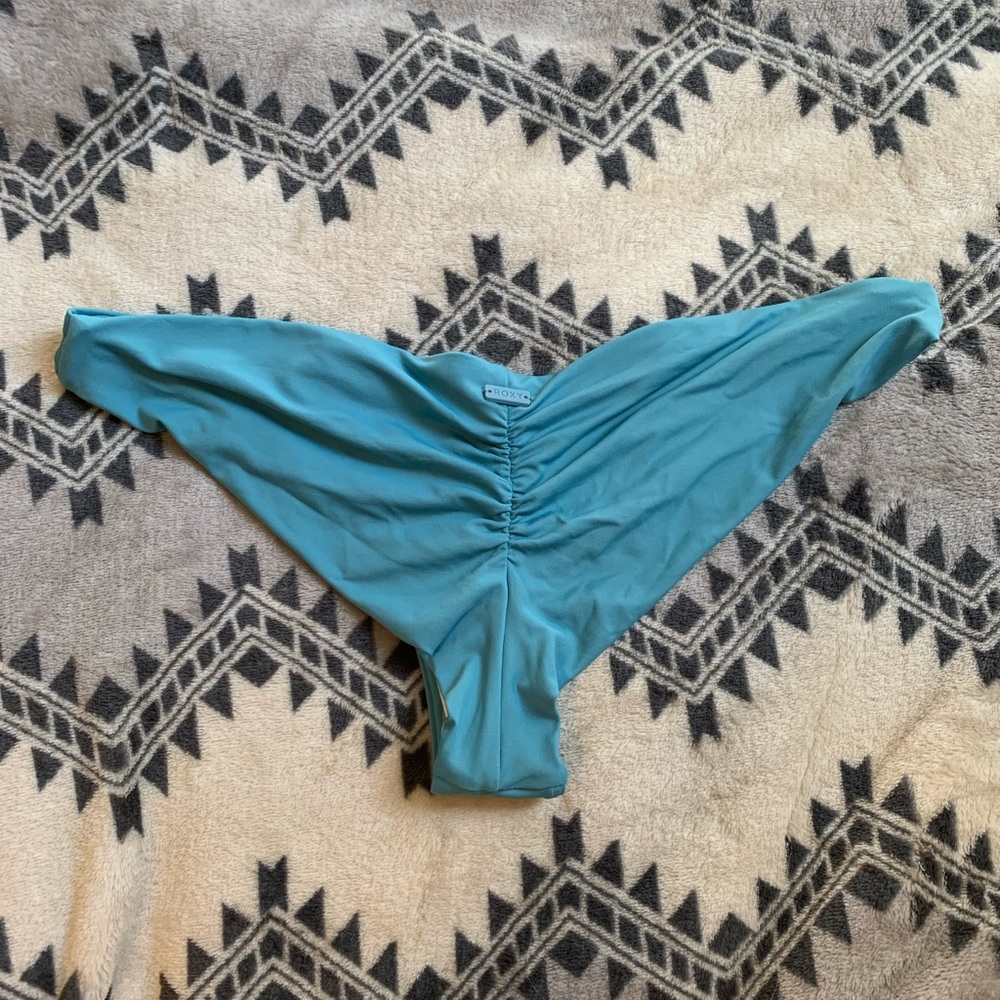 NWT. Brand new Roxy bikini bottoms
